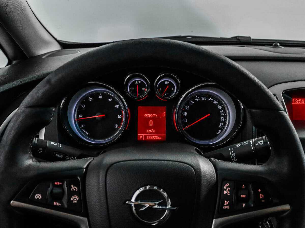 Opel Astra 2013 года с пробегом. Фото: #14