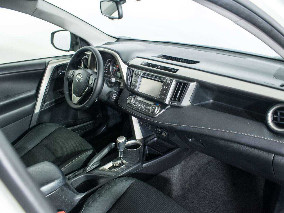 Toyota RAV4 2013 года с пробегом. Фото: #6