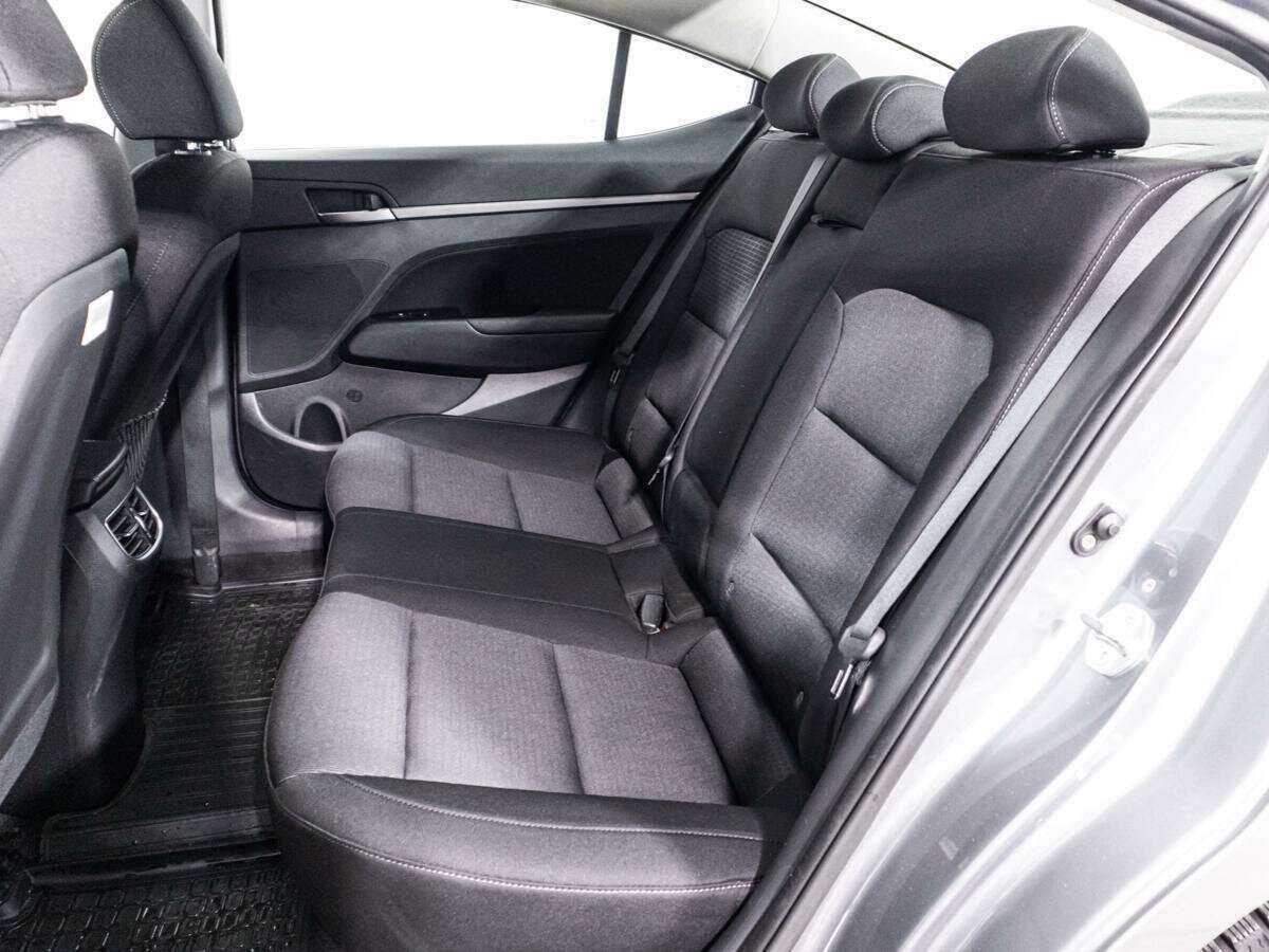 Hyundai Elantra 2018 года с пробегом. Фото: #9