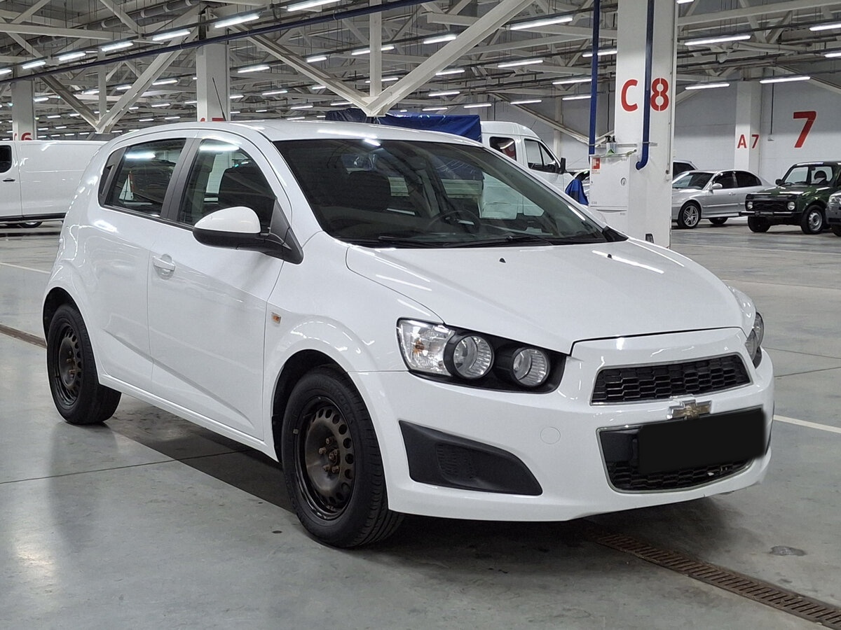 Chevrolet Aveo 2015 года с пробегом. Фото: #2