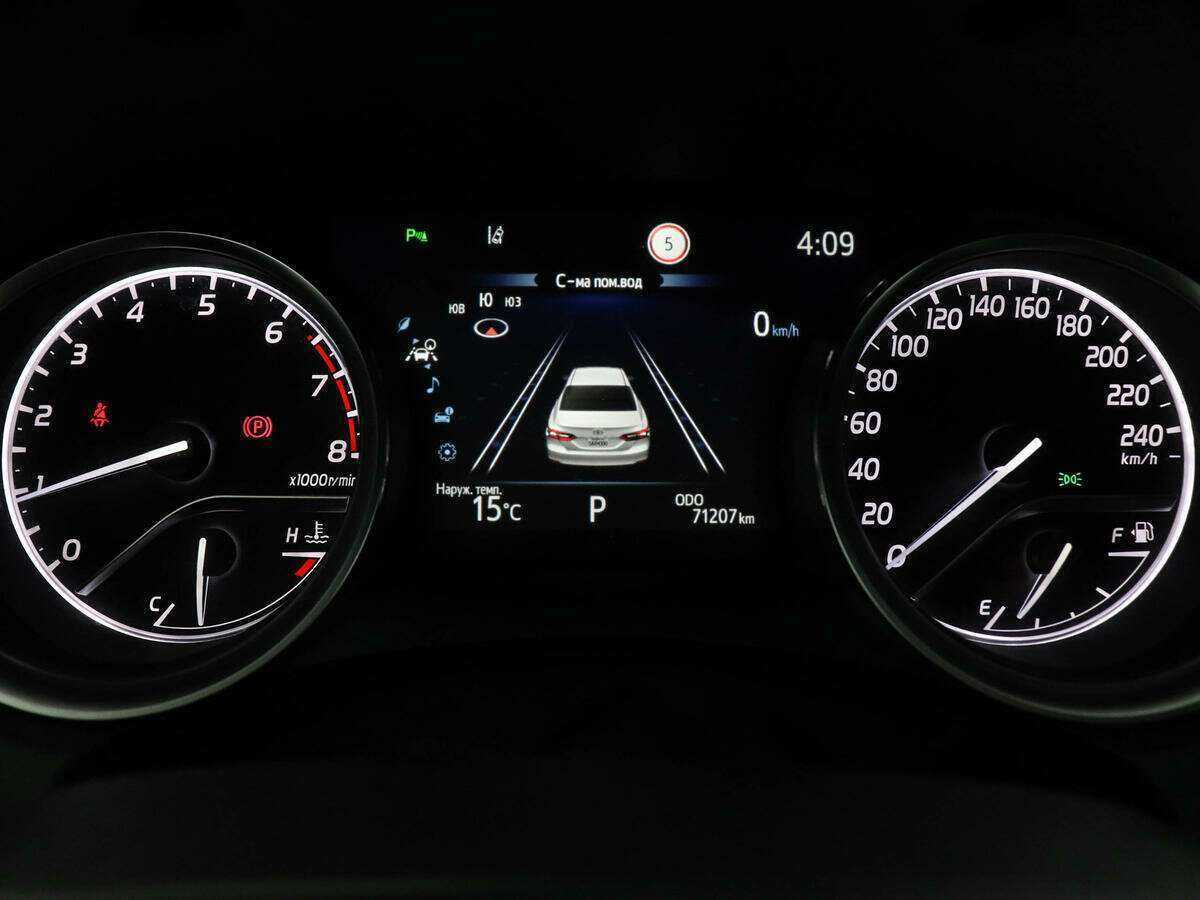 Toyota Camry 2020 года с пробегом. Фото: #9