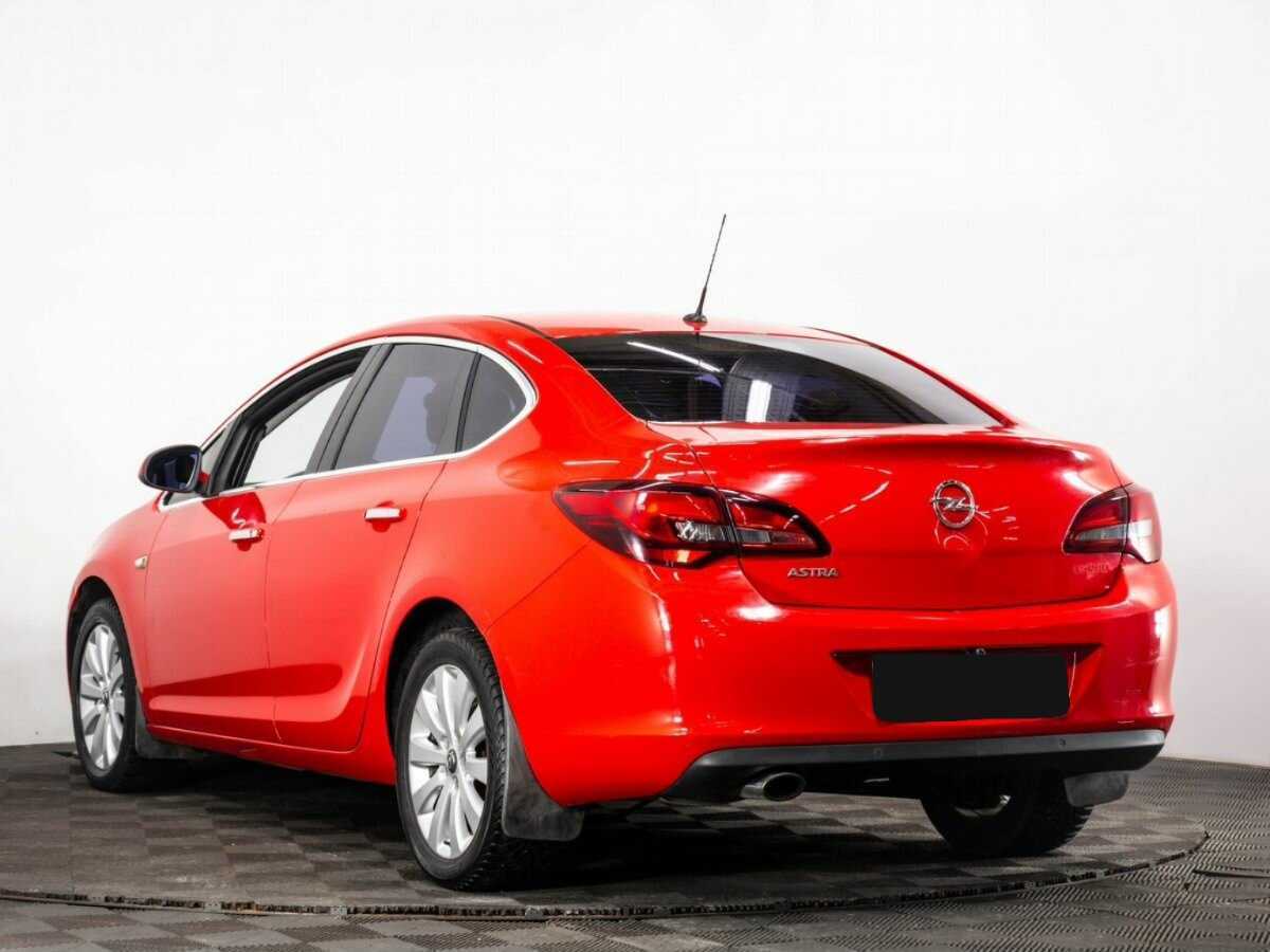 Opel Astra 2013 года с пробегом. Фото: #5