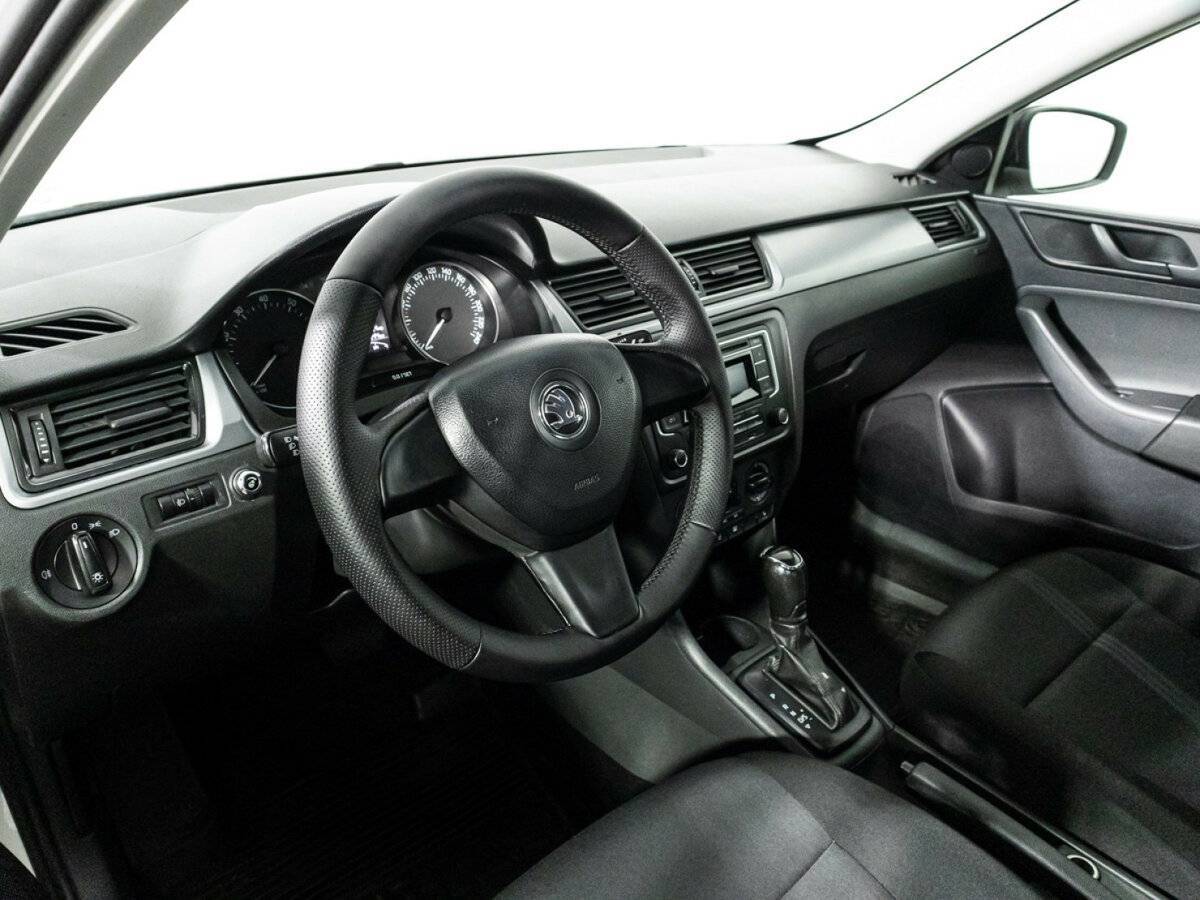 Skoda Rapid 2015 года с пробегом. Фото: #10