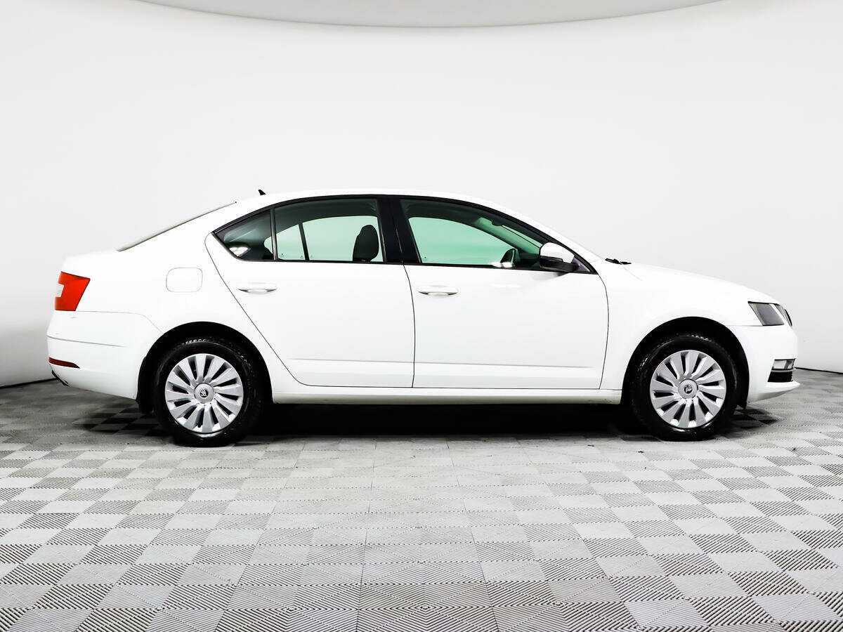 Skoda Octavia 2018 года с пробегом. Фото: #3