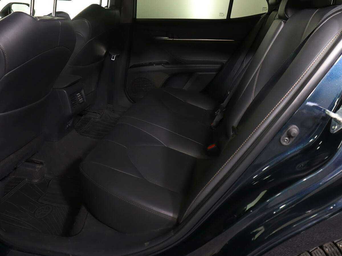 Toyota Camry 2019 года с пробегом. Фото: #9