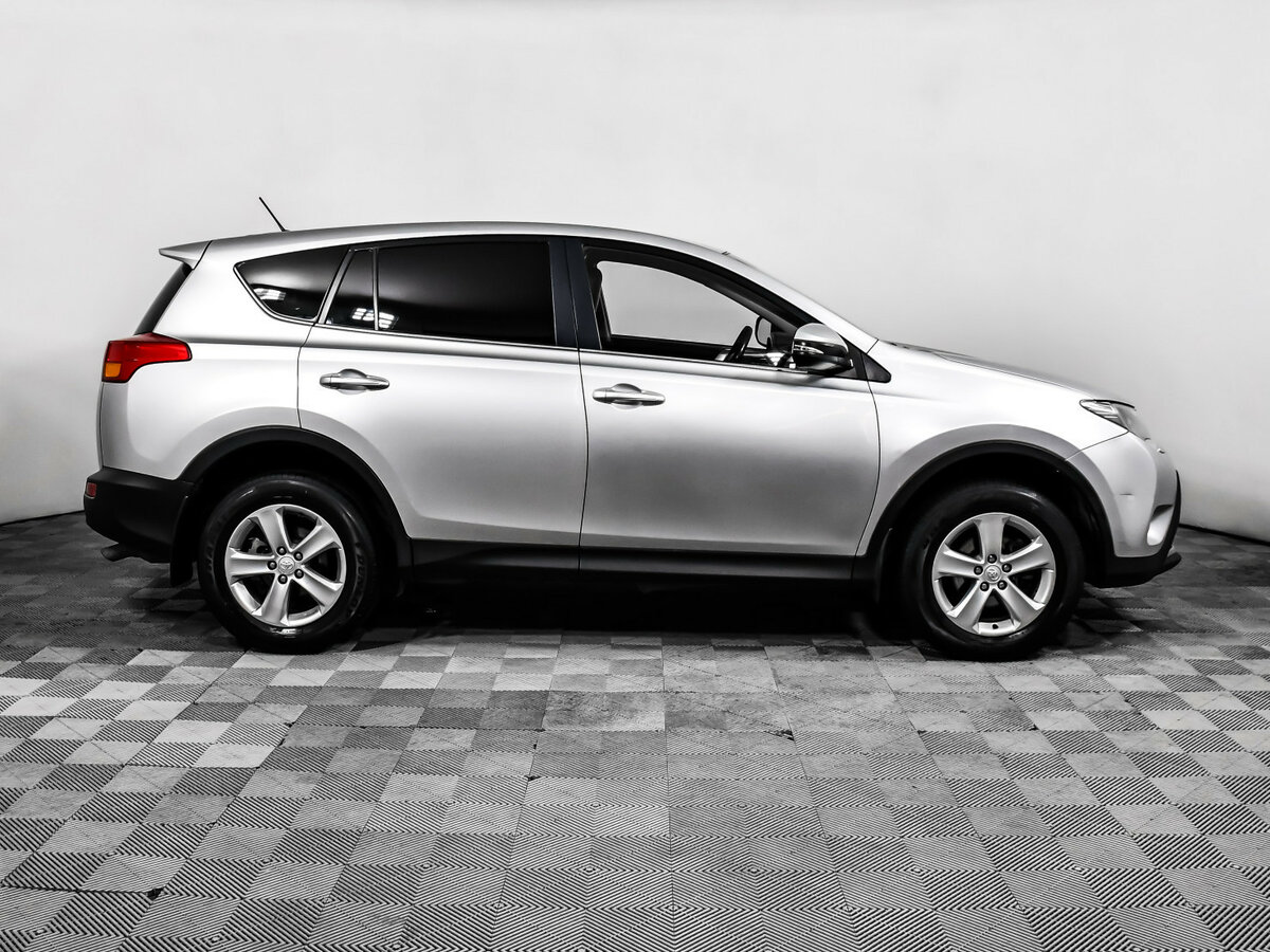 Toyota RAV4 2013 года с пробегом. Фото: #3