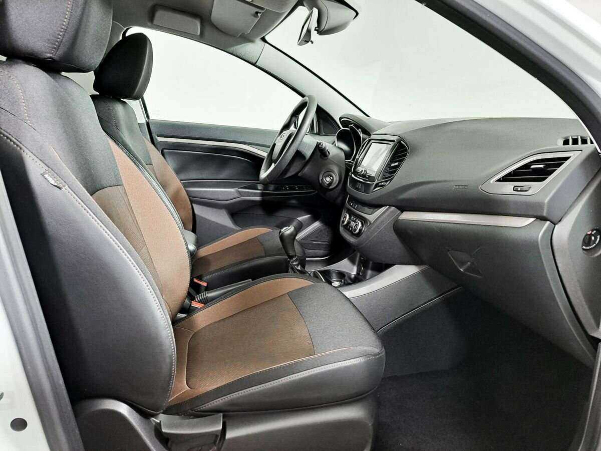 Lada (ВАЗ) Vesta 2018 года с пробегом. Фото: #8