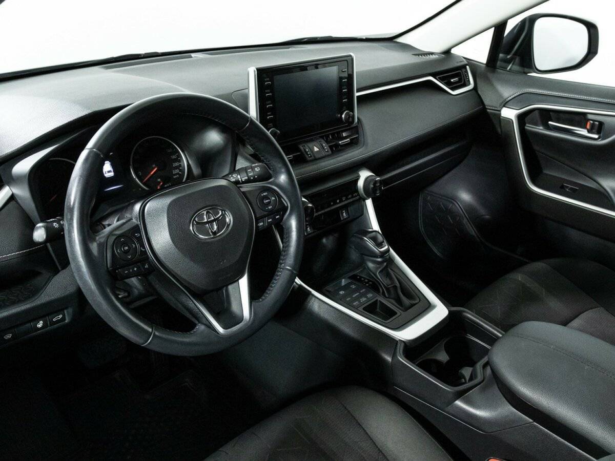 Toyota RAV4 2020 года с пробегом. Фото: #10
