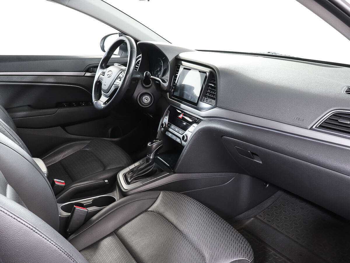 Hyundai Elantra 2017 года с пробегом. Фото: #7