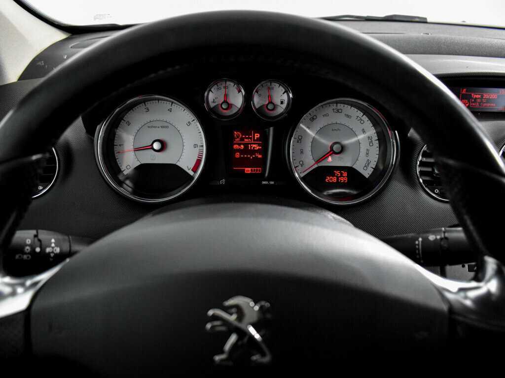 Peugeot 408 2016 года с пробегом. Фото: #15