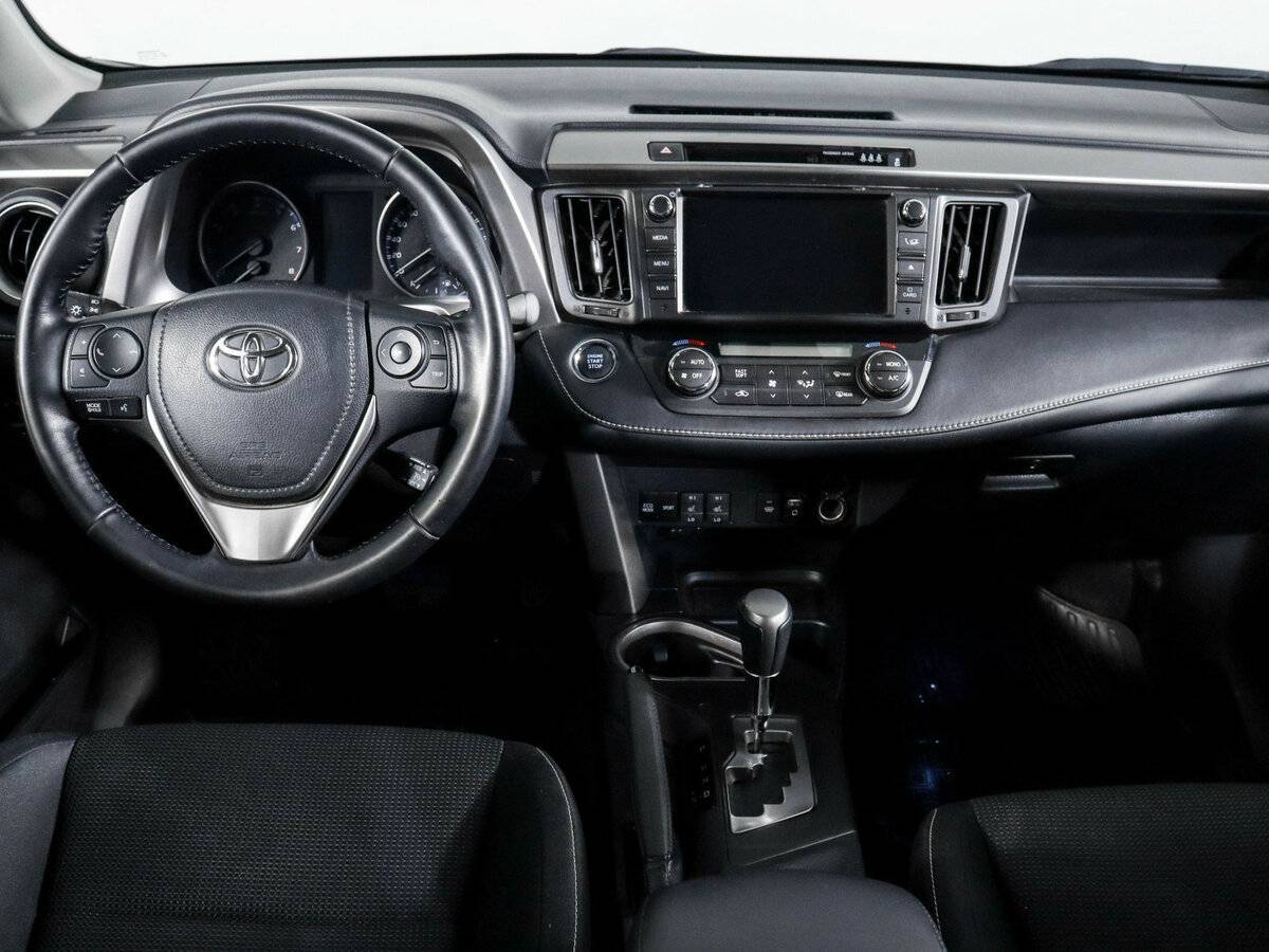 Toyota RAV4 2017 года с пробегом. Фото: #8
