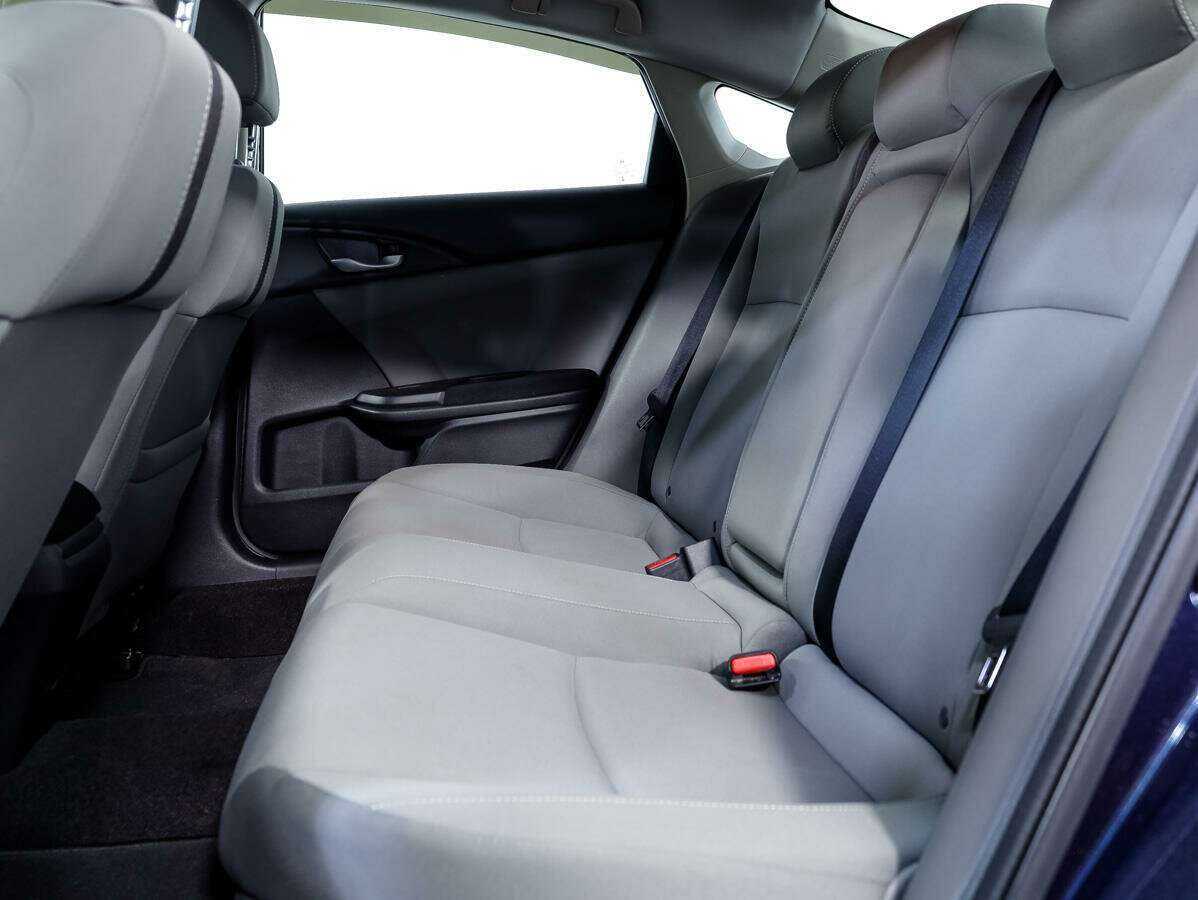 Honda Civic 2019 года с пробегом. Фото: #11