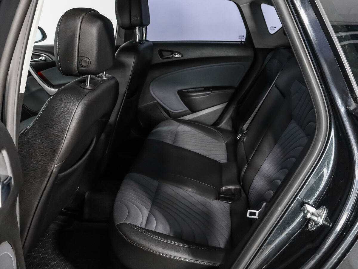 Opel Astra 2013 года с пробегом. Фото: #9