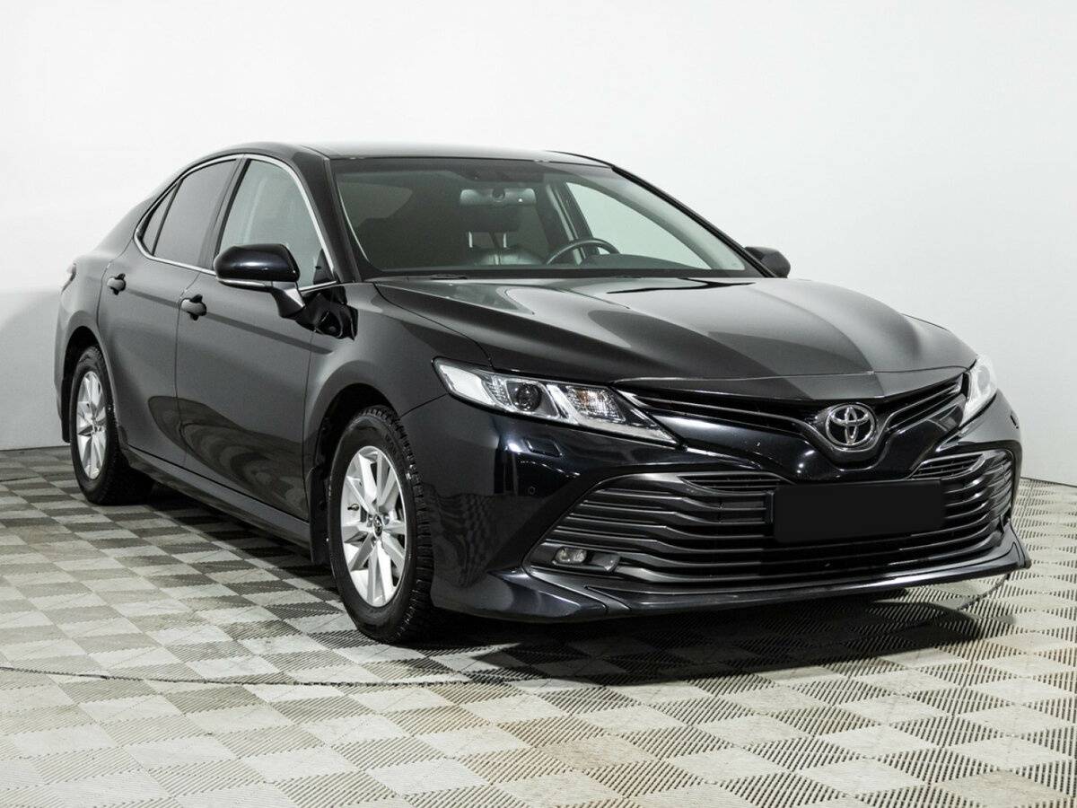 Toyota Camry 2018 года с пробегом. Фото: #2