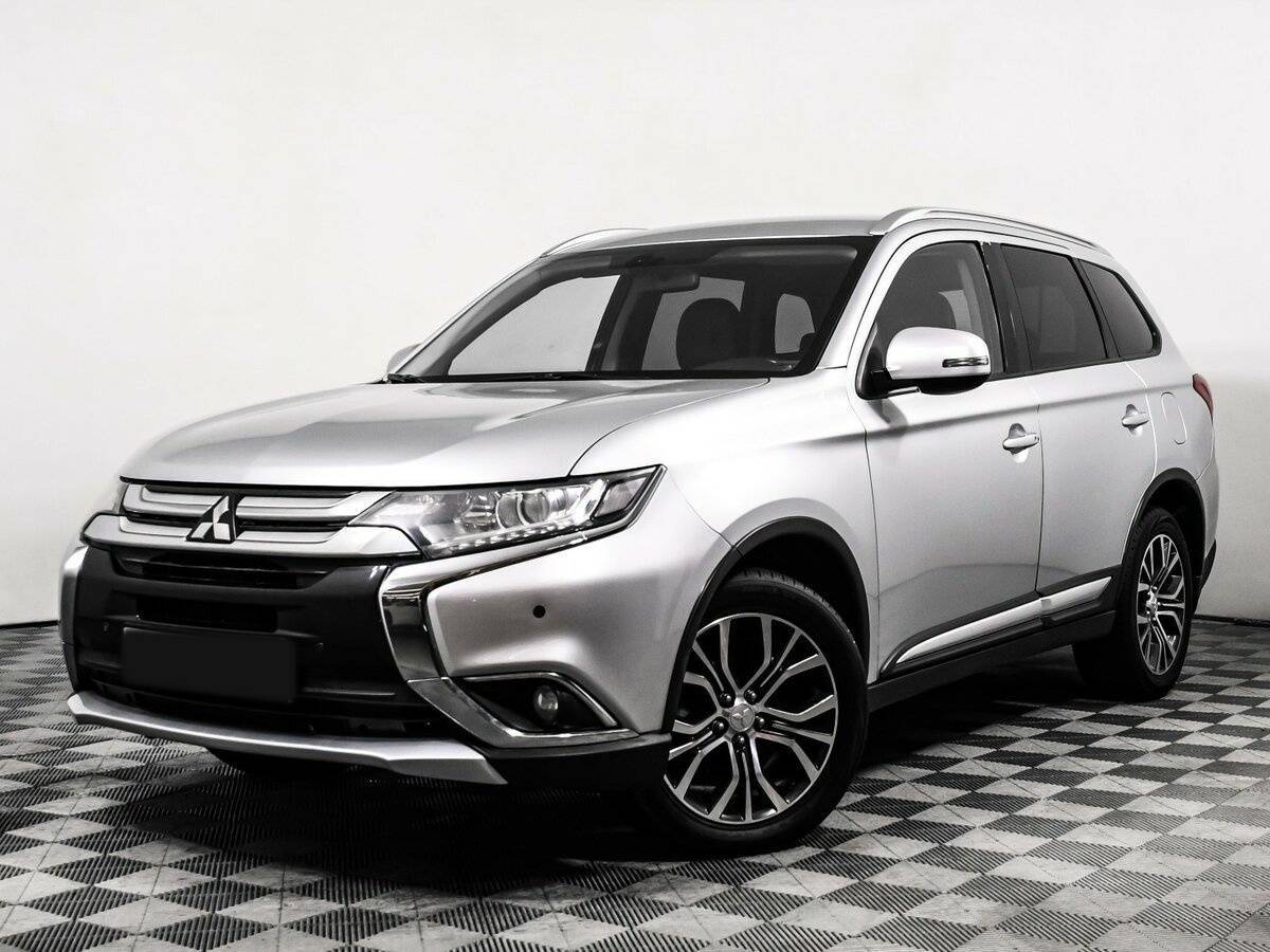 Mitsubishi Outlander 2015 года с пробегом. Посмотреть фото