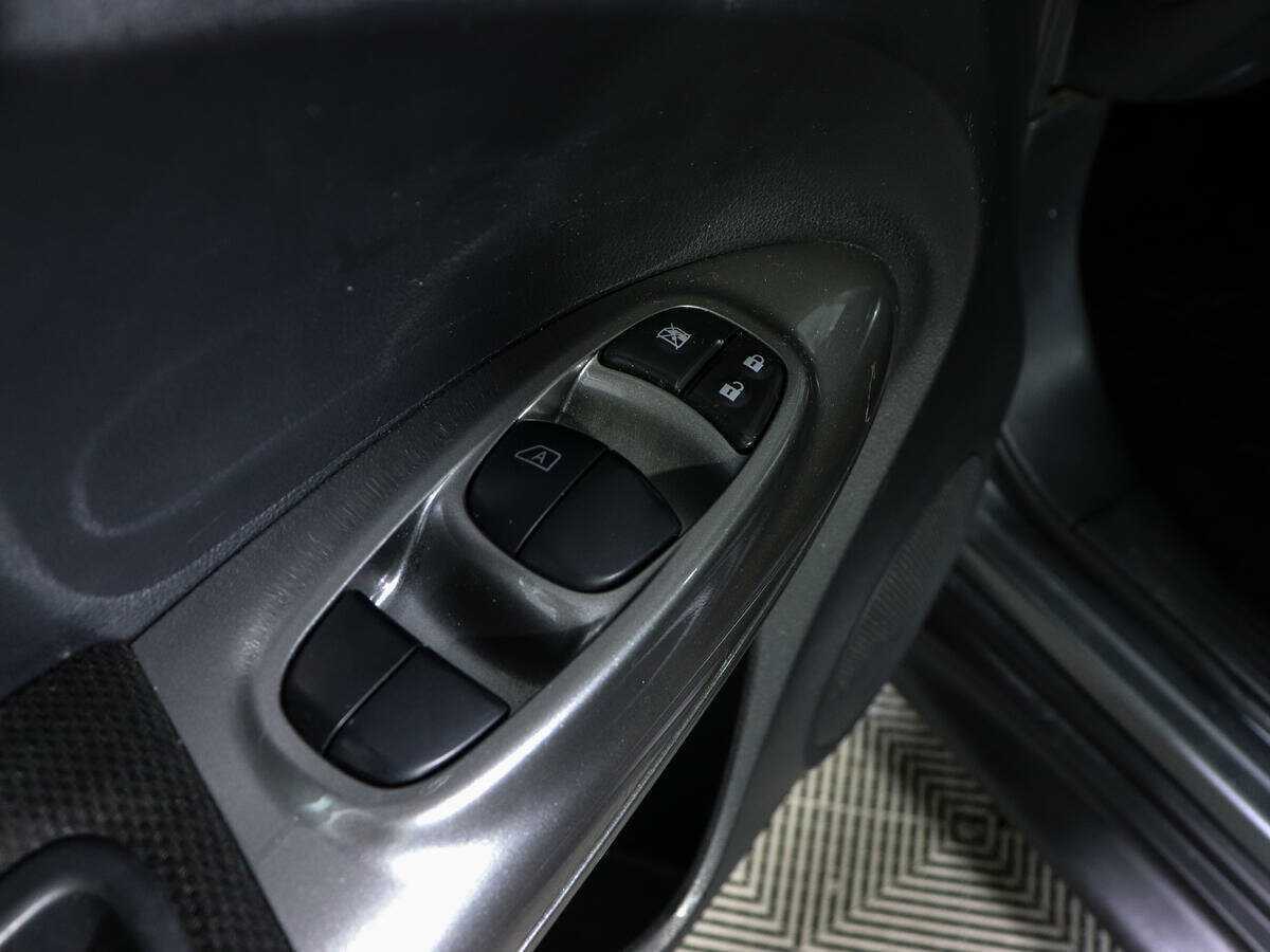 Nissan Juke 2014 года с пробегом. Фото: #12