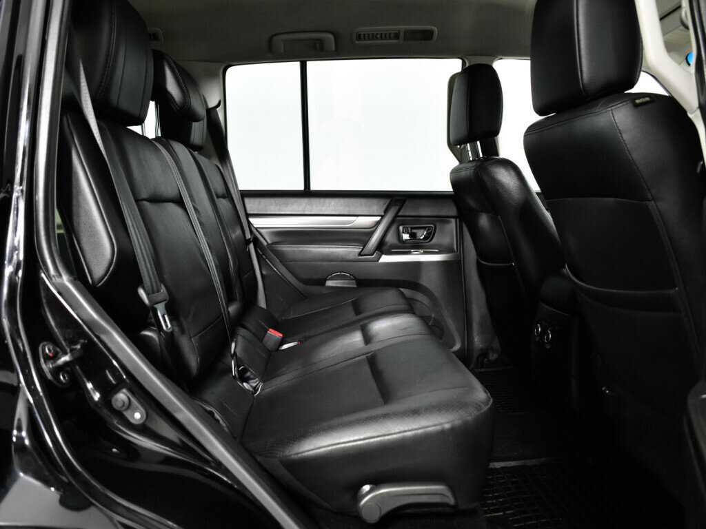 Mitsubishi Pajero 2014 года с пробегом. Фото: #9