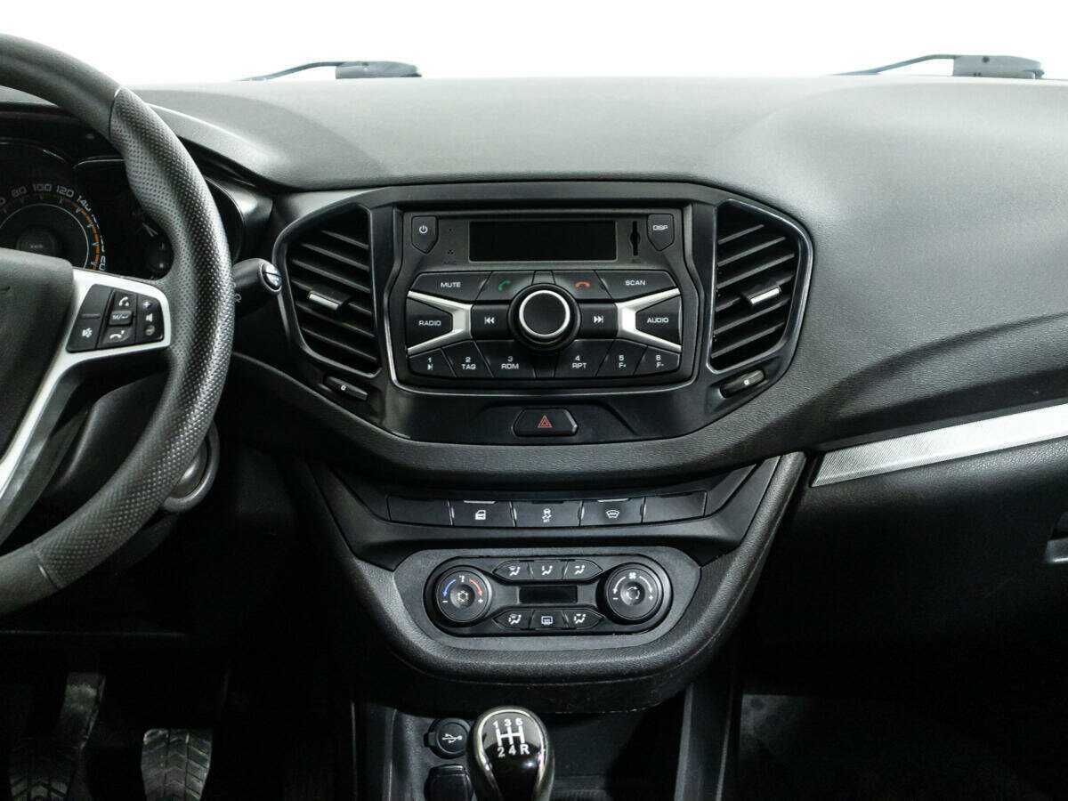 Lada (ВАЗ) Vesta 2017 года с пробегом. Фото: #13