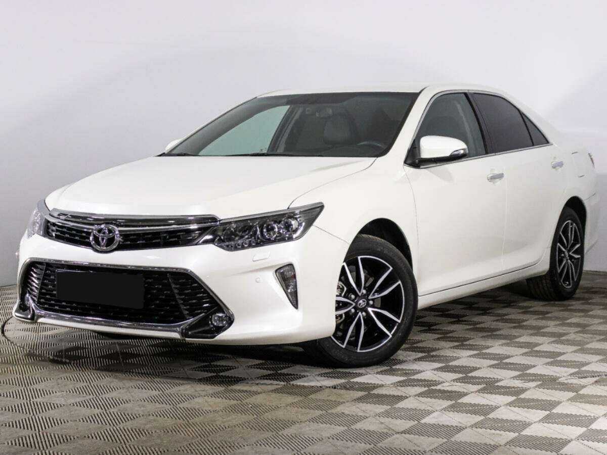 Toyota Camry 2017 года с пробегом. Посмотреть фото