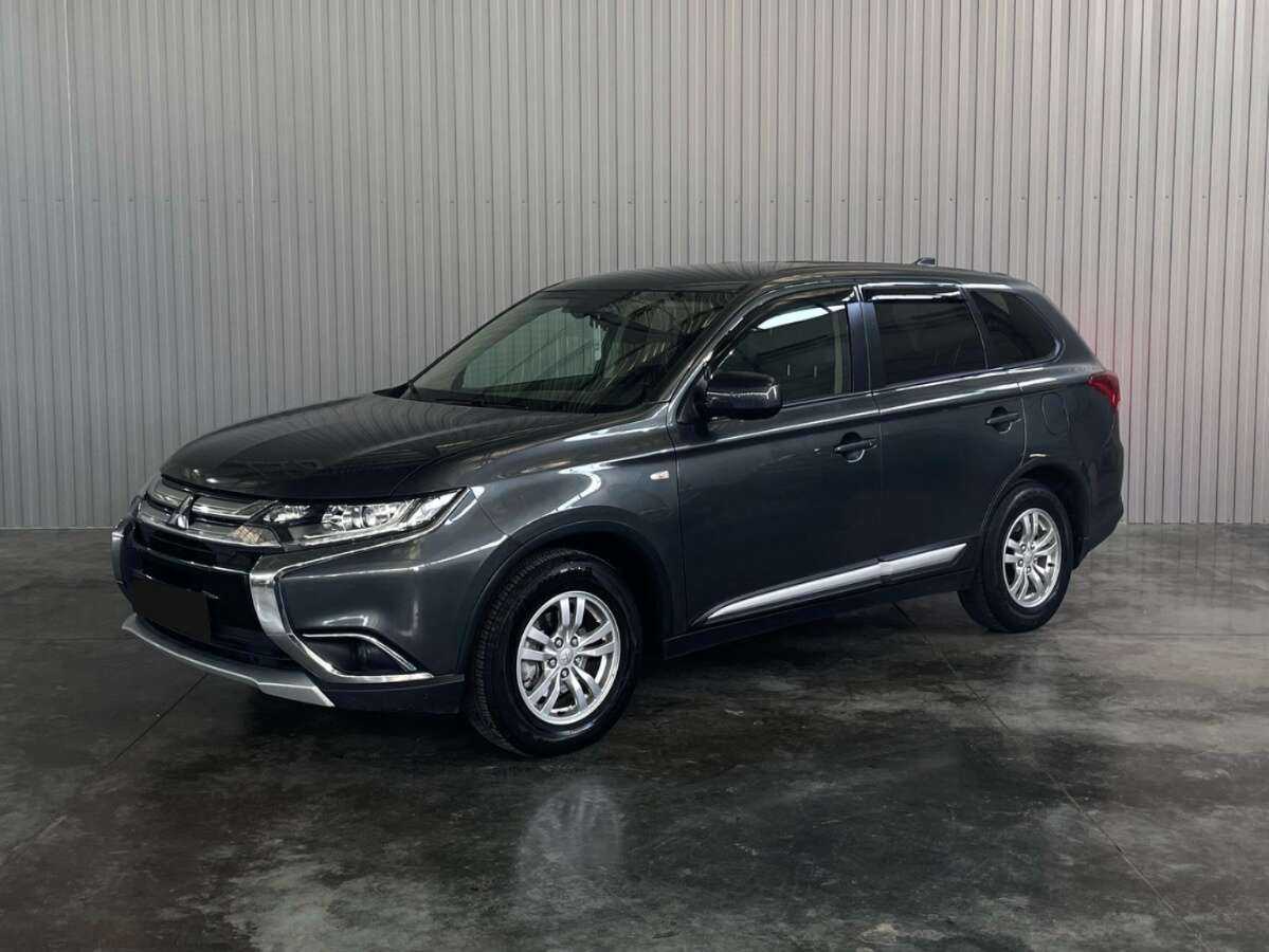 Mitsubishi Outlander 2018 года с пробегом. Посмотреть фото