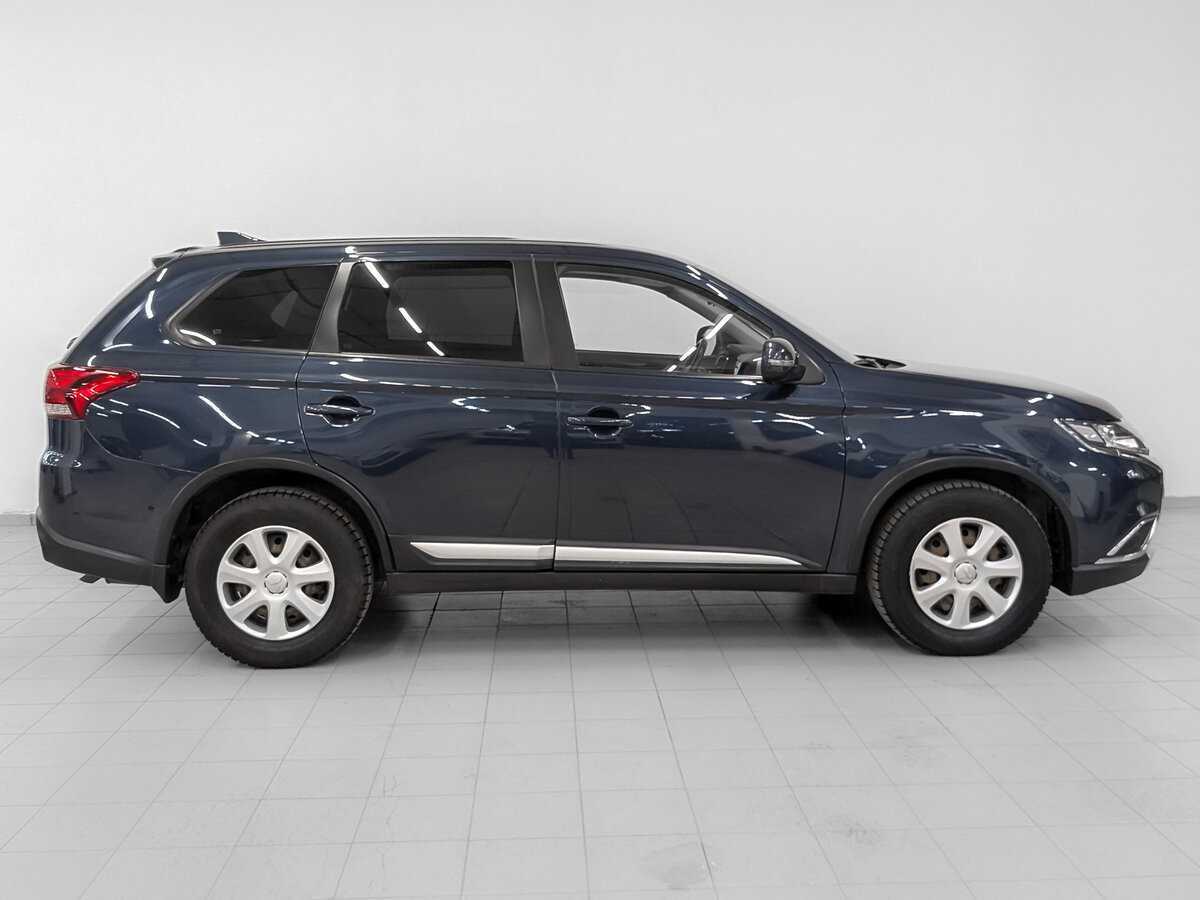 Mitsubishi Outlander 2017 года с пробегом. Фото: #3