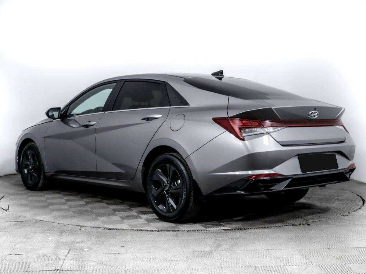 Hyundai Elantra 2021 года с пробегом. Фото: #5