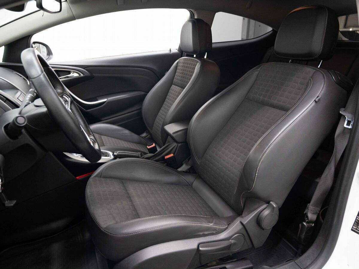 Opel Astra 2012 года с пробегом. Фото: #7