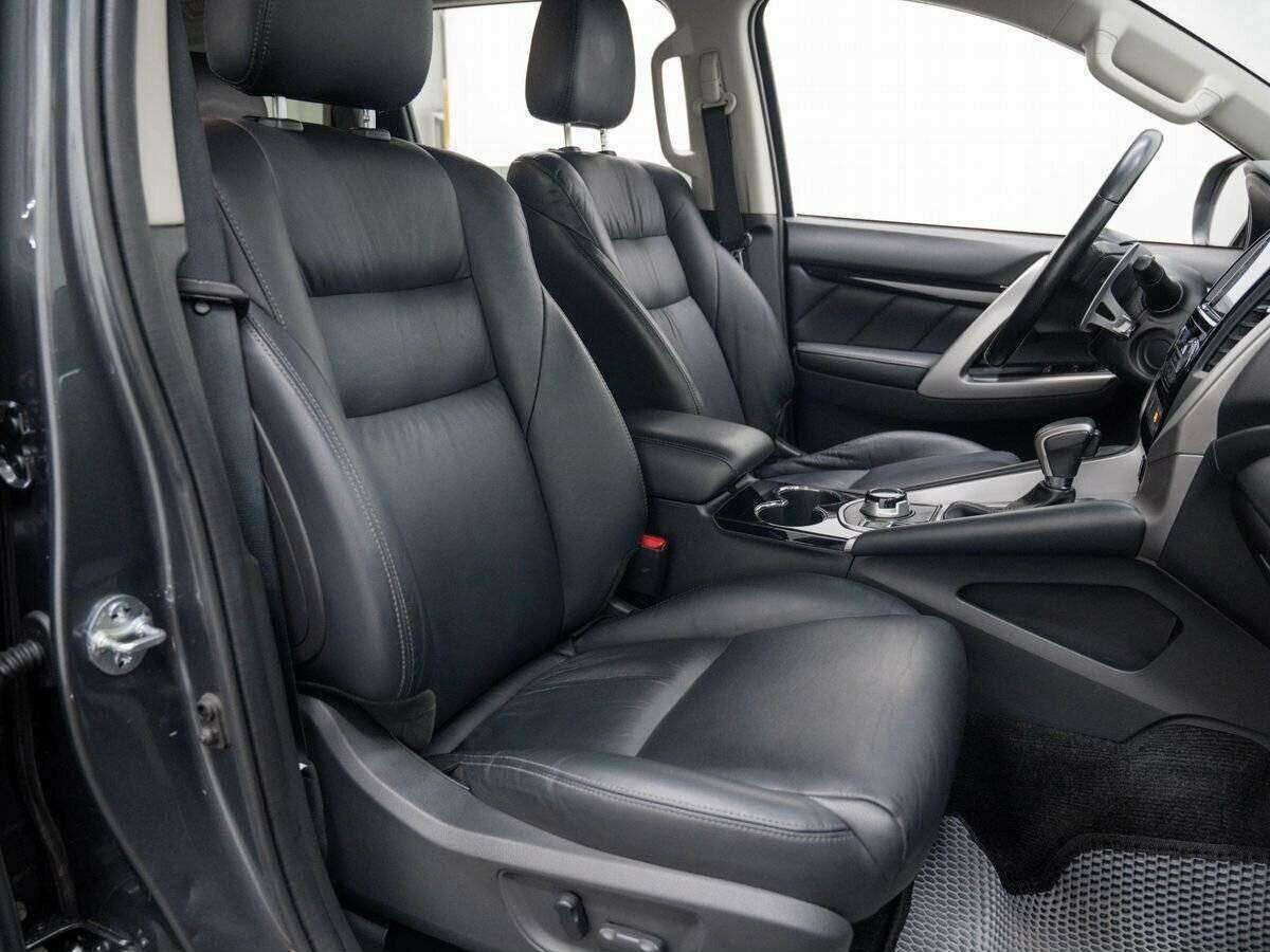 Mitsubishi Pajero Sport 2018 года с пробегом. Фото: #10