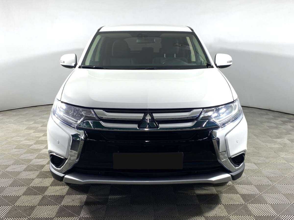Mitsubishi Outlander 2017 года с пробегом. Фото: #1
