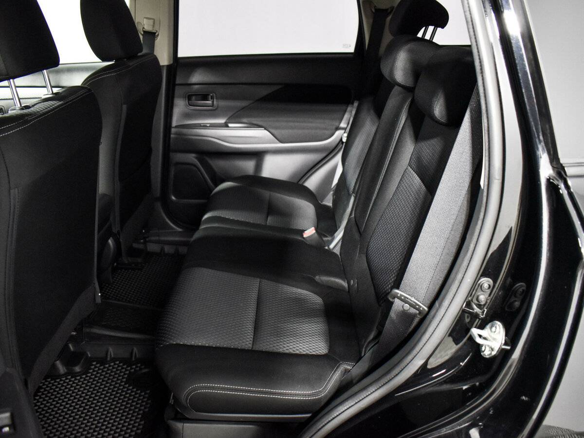 Mitsubishi Outlander 2018 года с пробегом. Фото: #8