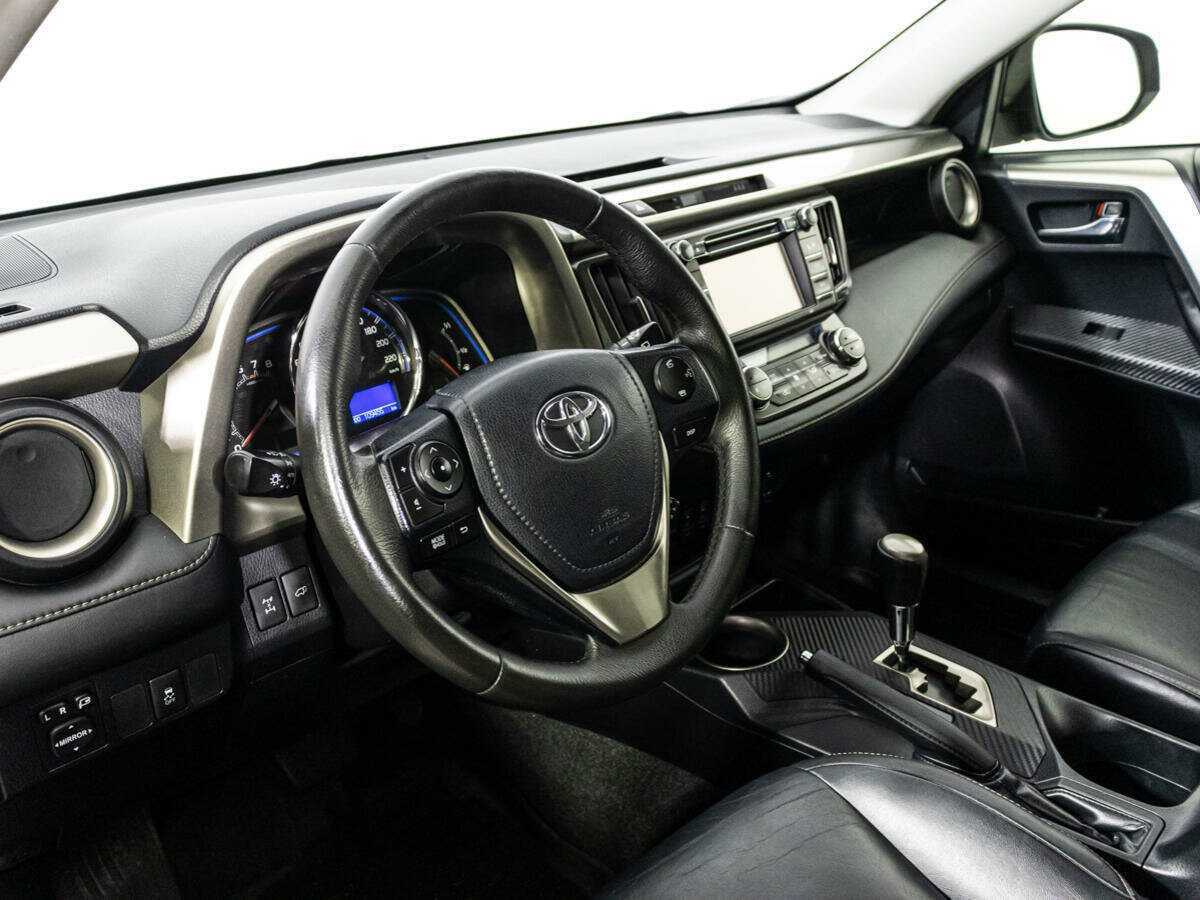 Toyota RAV4 2013 года с пробегом. Фото: #10