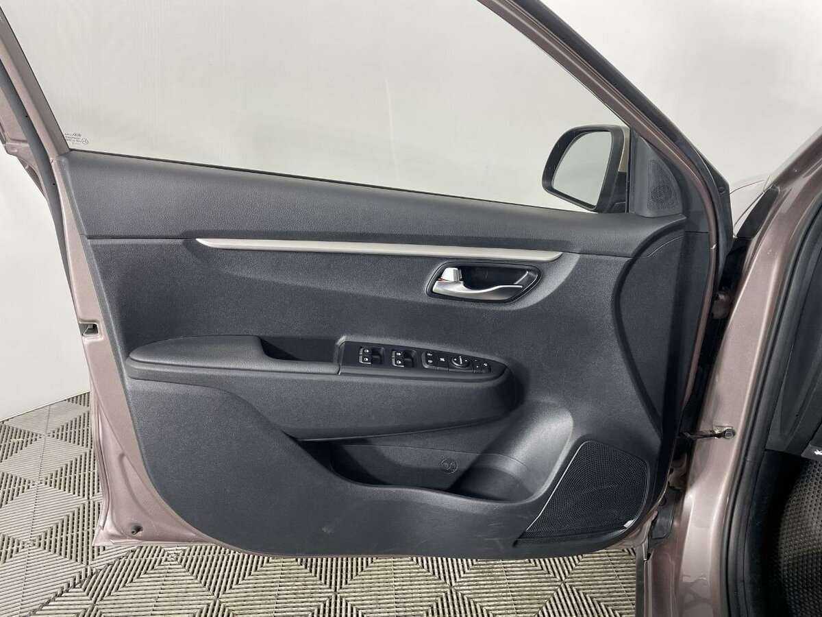 Kia Rio 2021 года с пробегом. Фото: #7