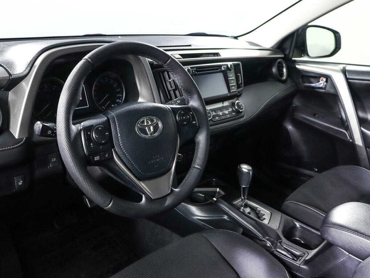 Toyota RAV4 2016 года с пробегом. Фото: #11