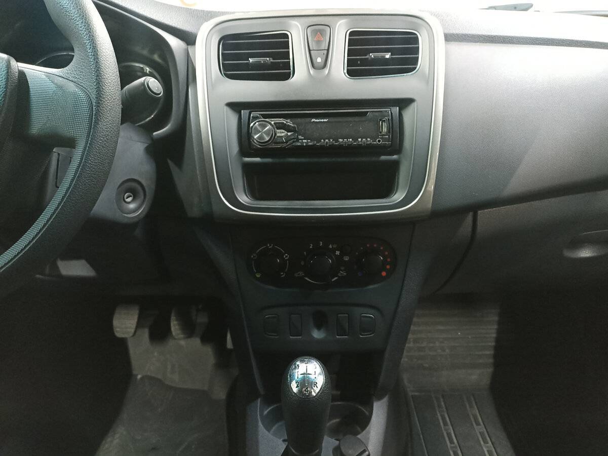 Renault Logan 2017 года с пробегом. Фото: #14