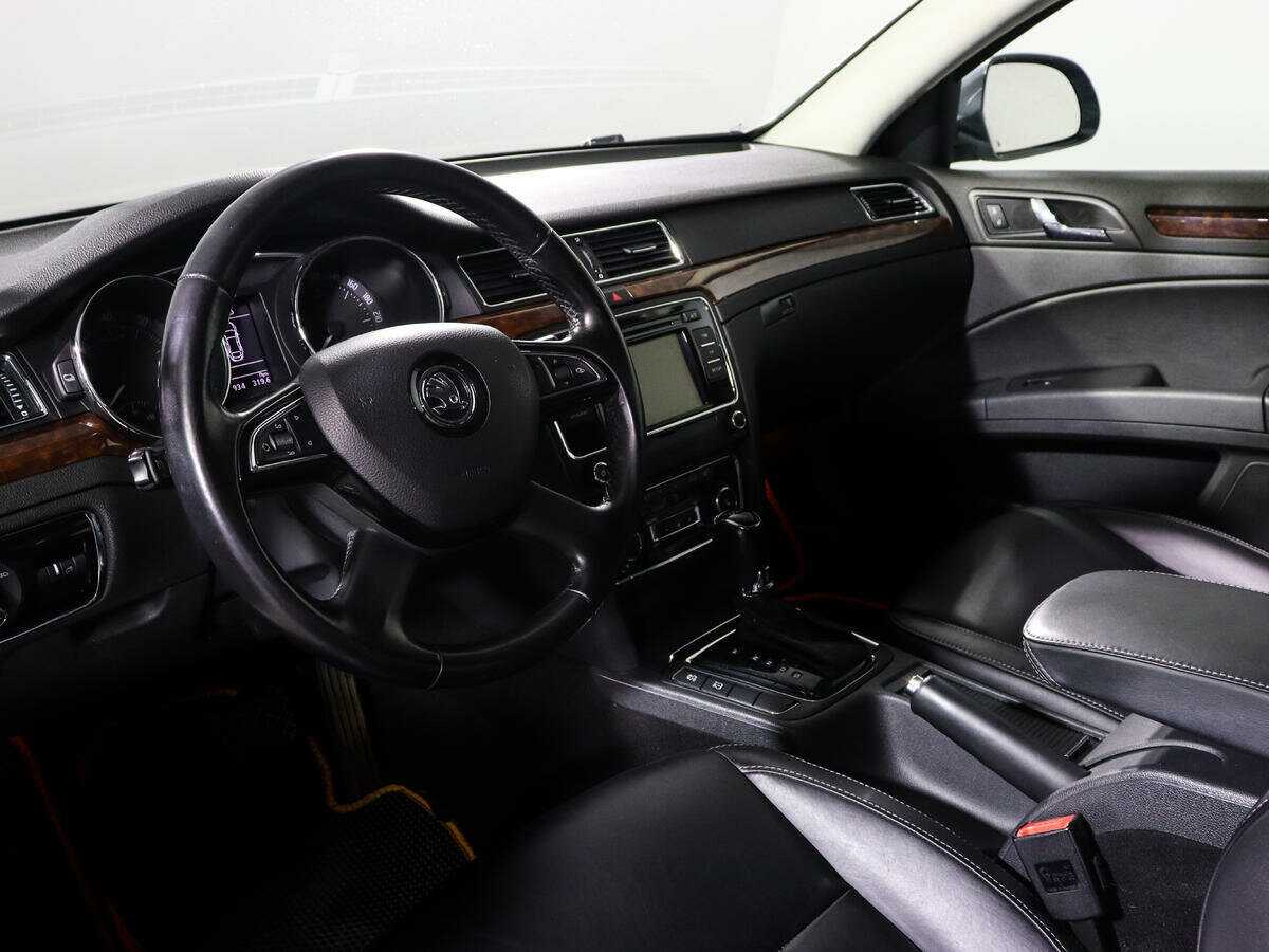 Skoda Superb 2014 года с пробегом. Фото: #13