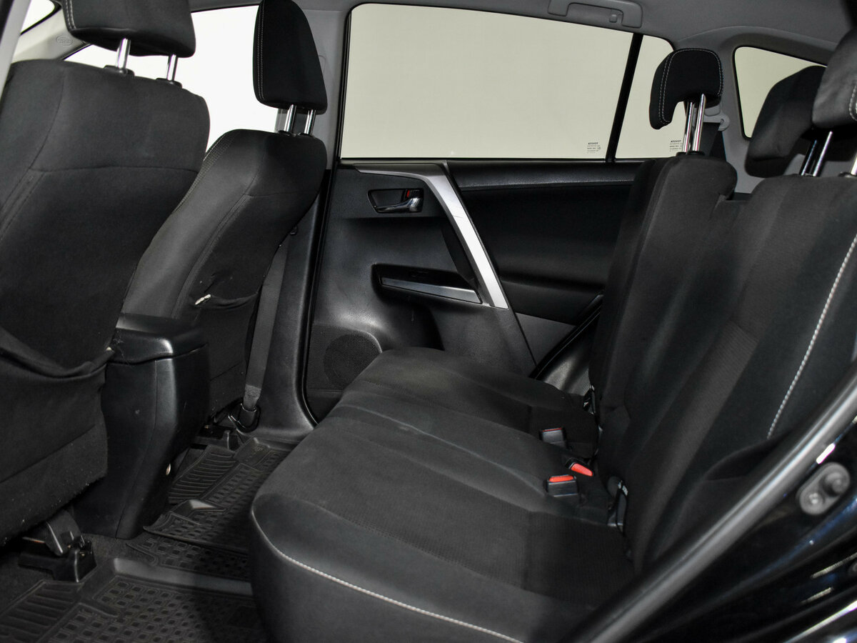 Toyota RAV4 2018 года с пробегом. Фото: #10