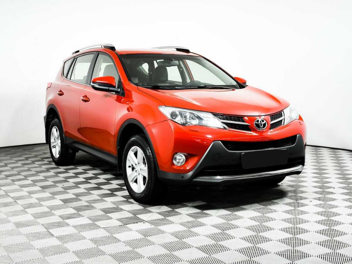 Toyota RAV4 2014 года с пробегом. Фото: #2
