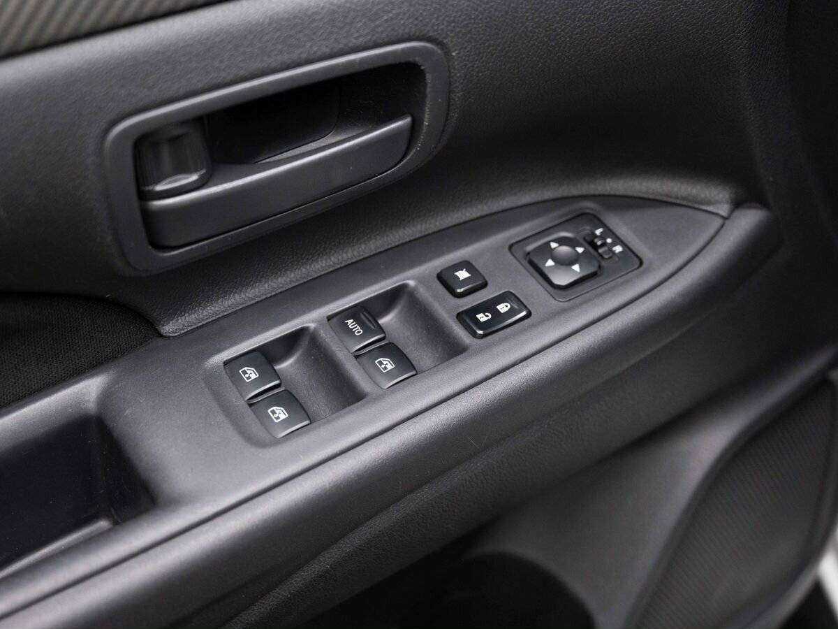 Mitsubishi Outlander 2017 года с пробегом. Фото: #17