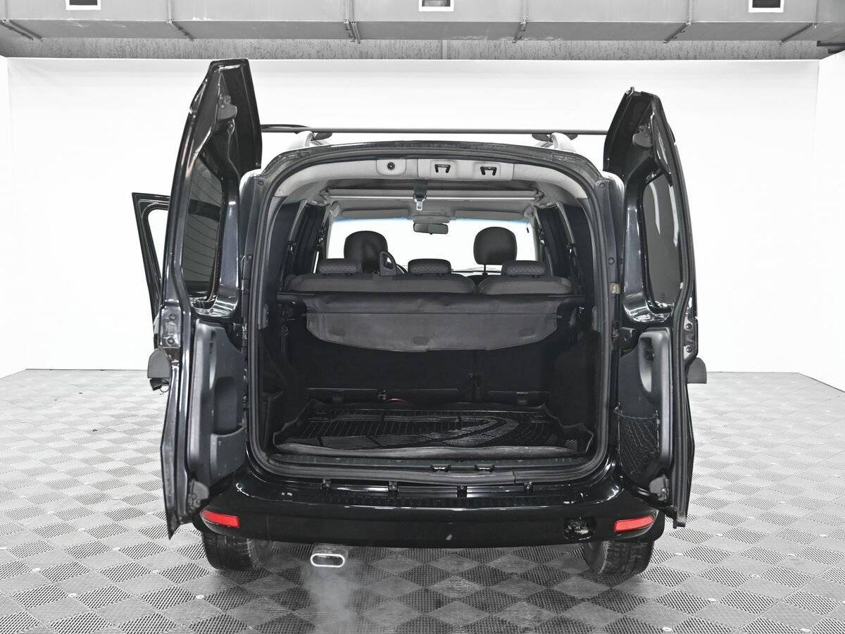 Lada (ВАЗ) Largus 2015 года с пробегом. Фото: #4