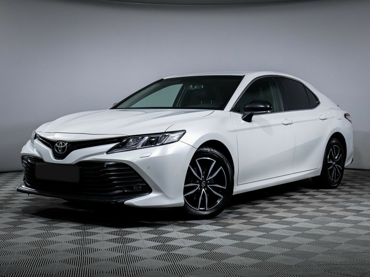 Toyota Camry 2020 года с пробегом. Посмотреть фото