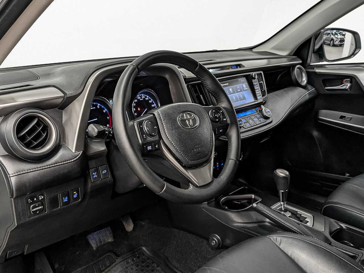 Toyota RAV4 2017 года с пробегом. Фото: #14