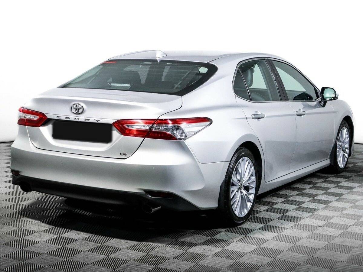Toyota Camry 2018 года с пробегом. Фото: #4