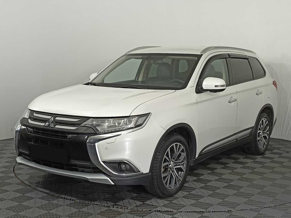Mitsubishi Outlander 2017 года с пробегом. Посмотреть фото