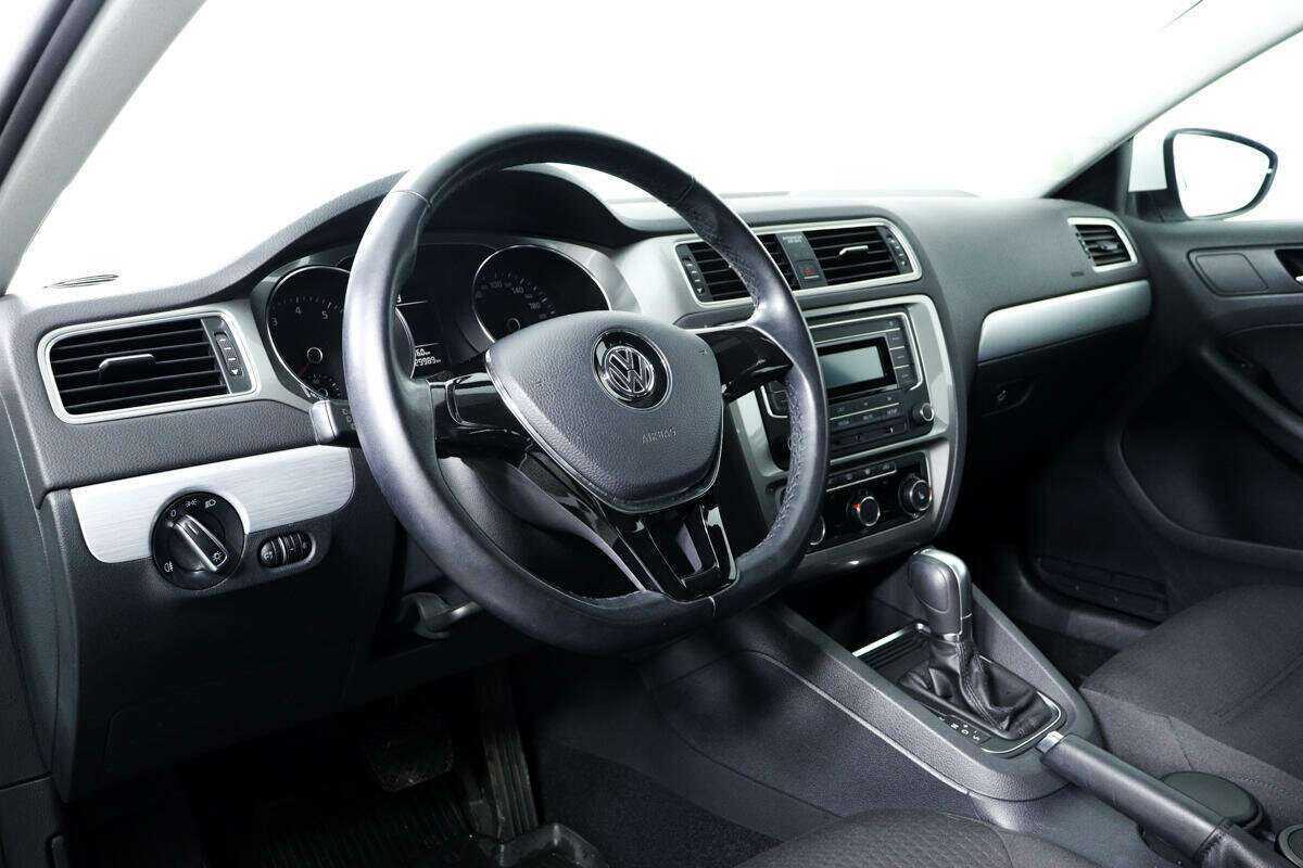 Volkswagen Jetta 2018 года с пробегом. Фото: #12