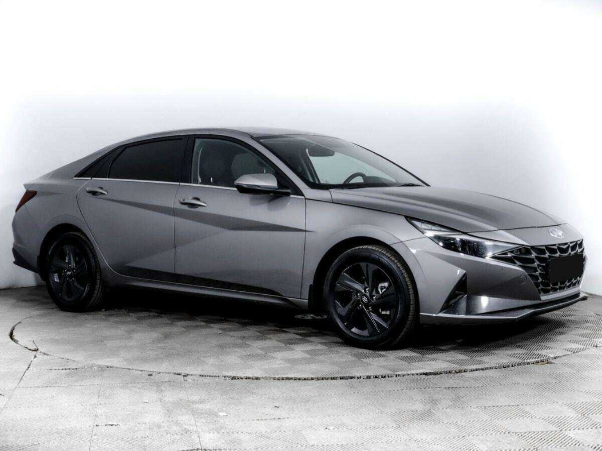 Hyundai Elantra 2021 года с пробегом. Фото: #2