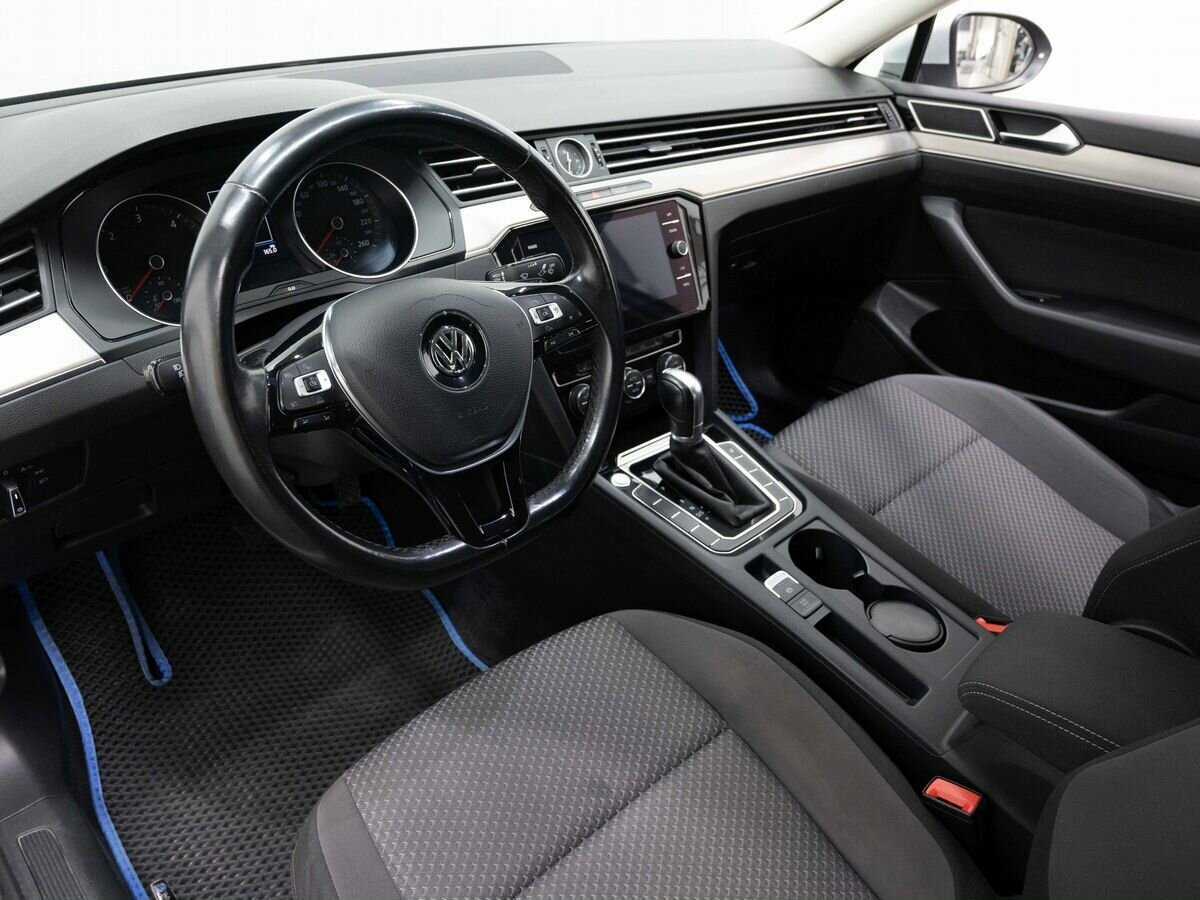 Volkswagen Passat 2017 года с пробегом. Фото: #9