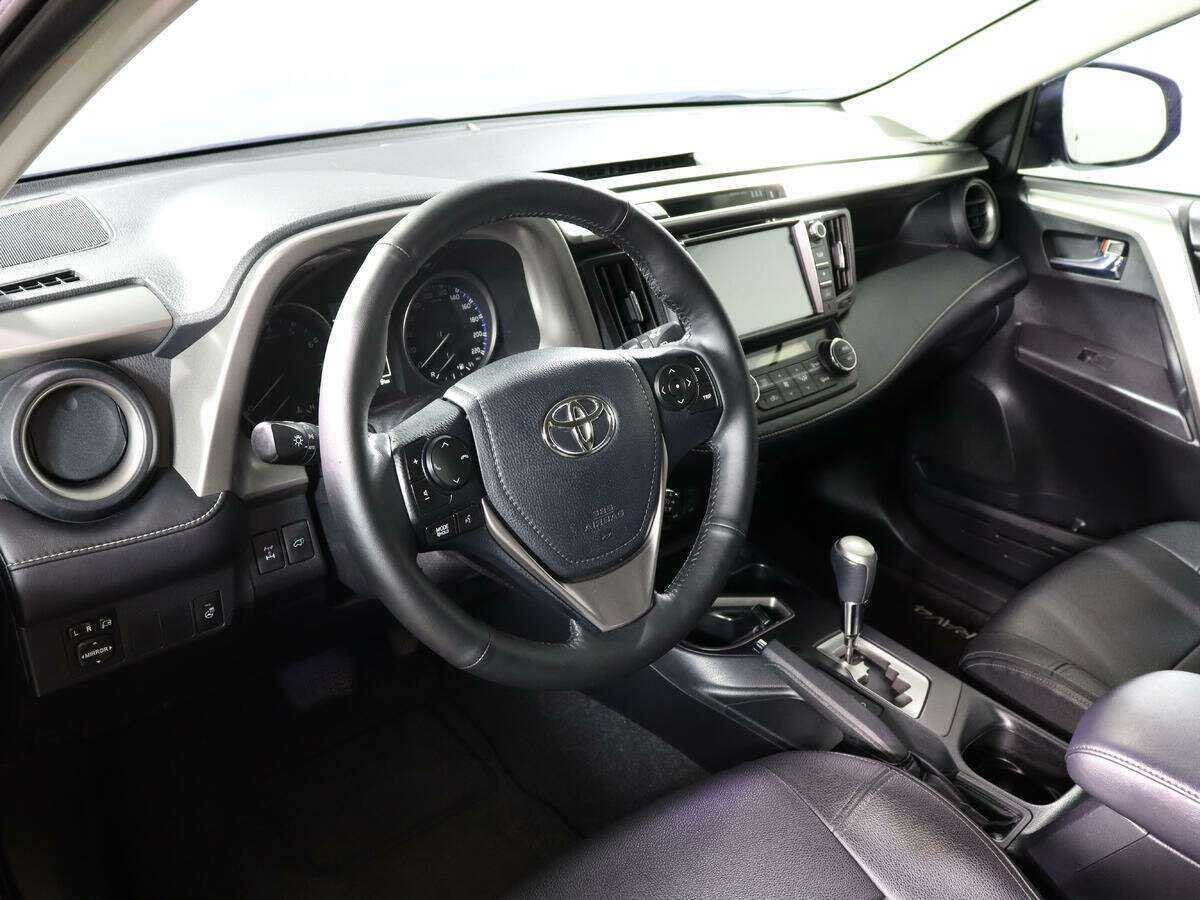 Toyota RAV4 2017 года с пробегом. Фото: #11