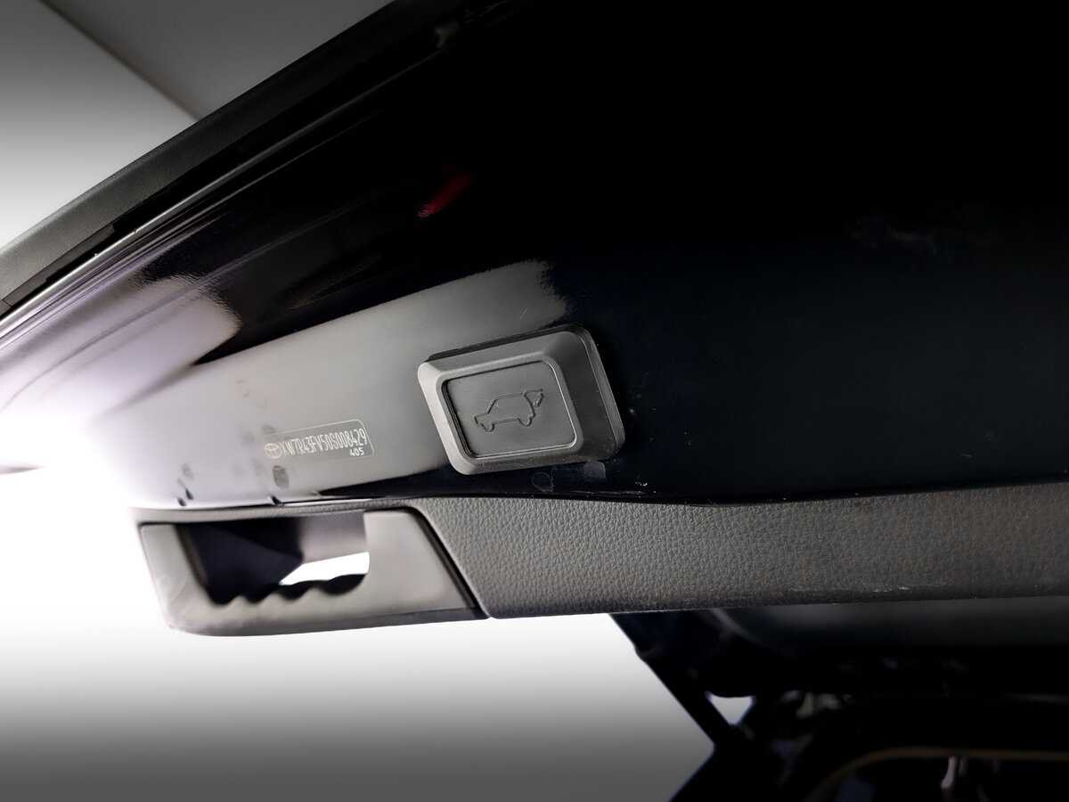 Toyota RAV4 2020 года с пробегом. Фото: #9