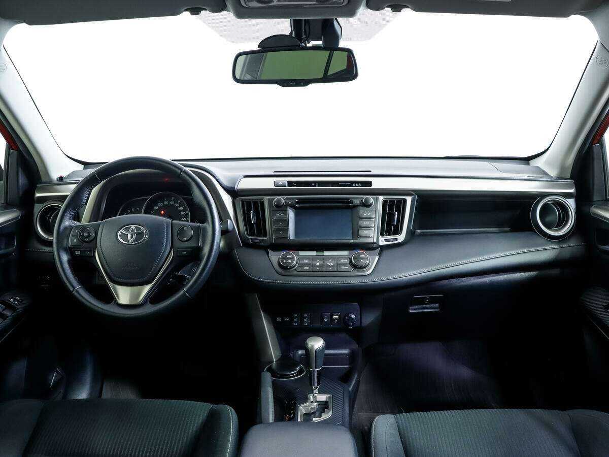 Toyota RAV4 2015 года с пробегом. Фото: #7