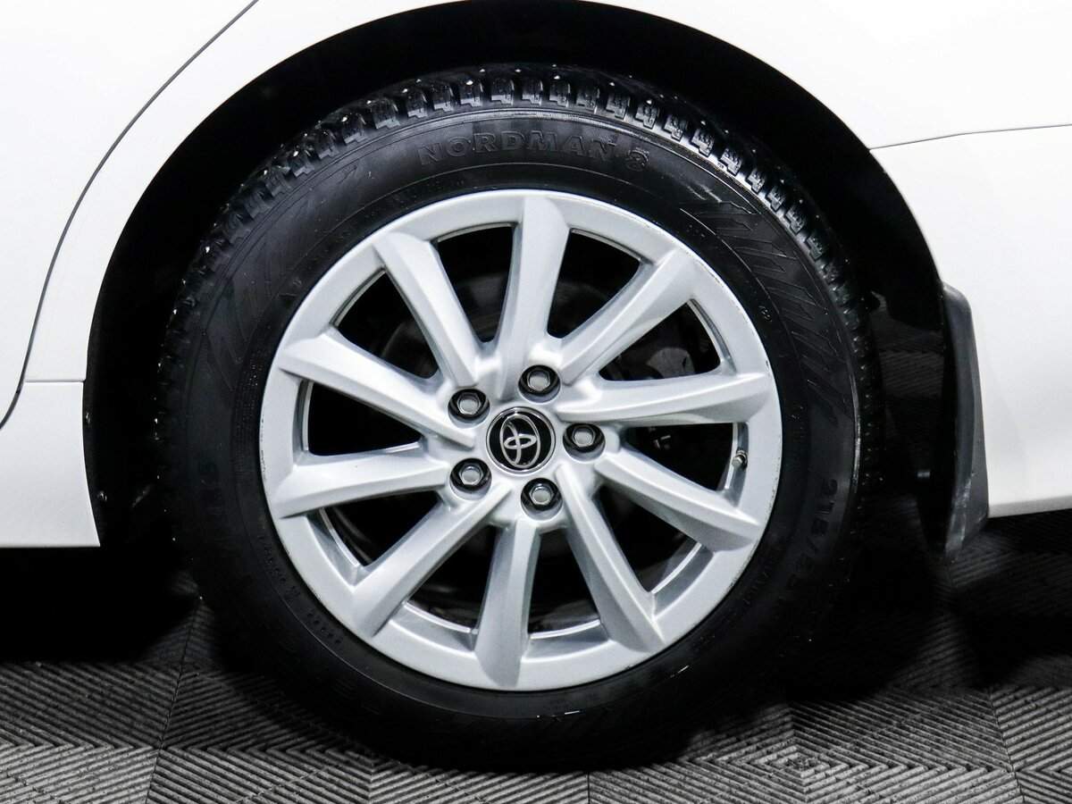 Toyota Camry 2021 года с пробегом. Фото: #11